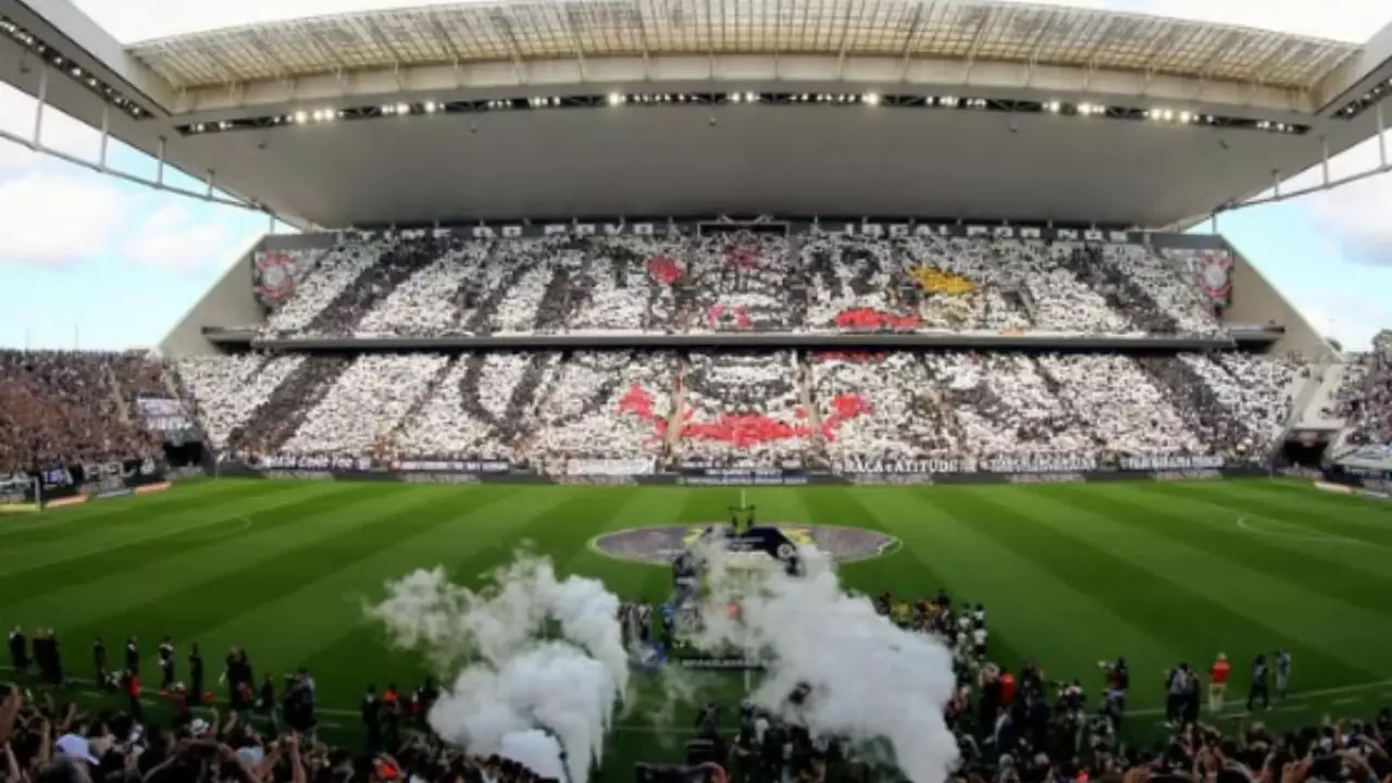 Corinthians declara dívida de R$ 2,4 bilhões e busca reorganização financeira. Entenda!