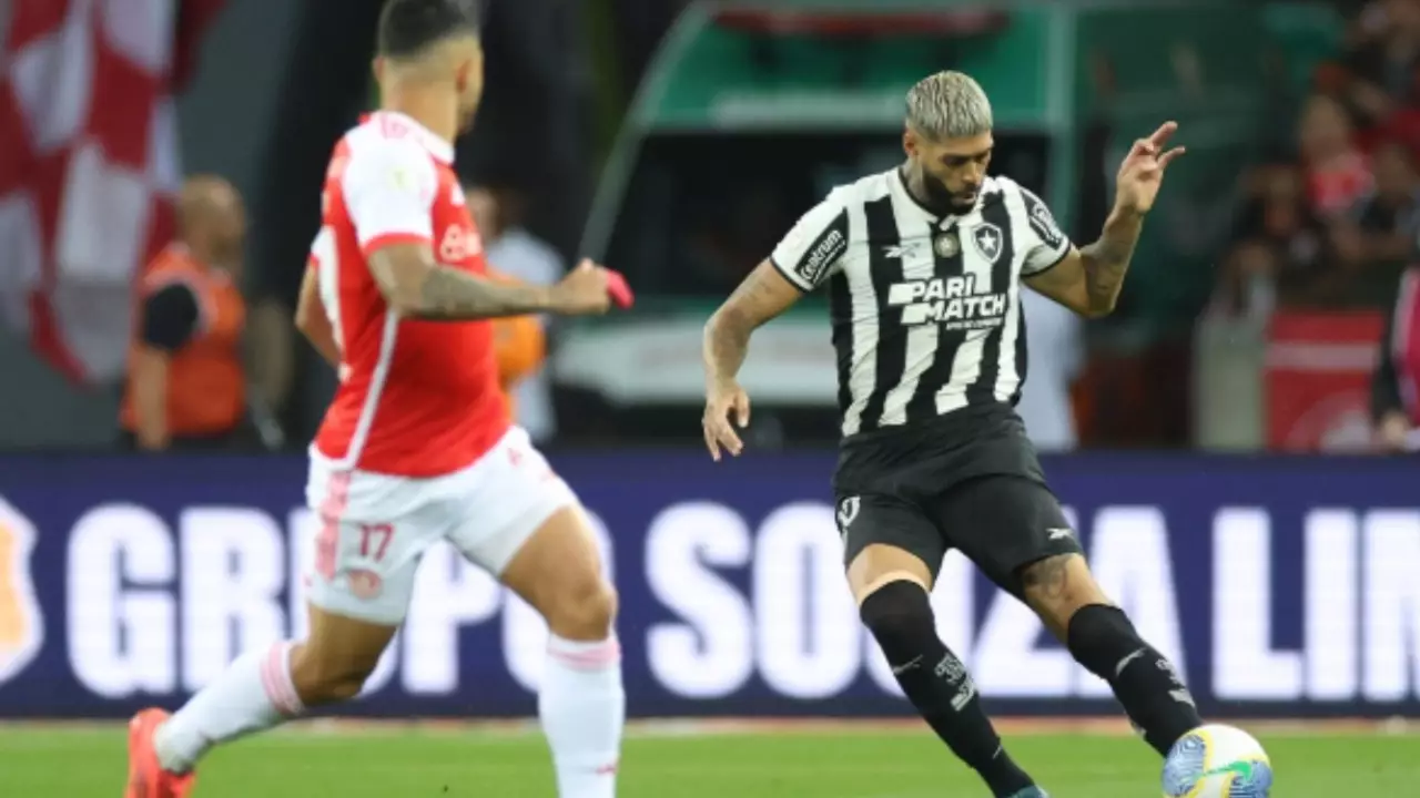 Botafogo vence Internacional e fica por um empate do título do Brasileirão. Entenda!