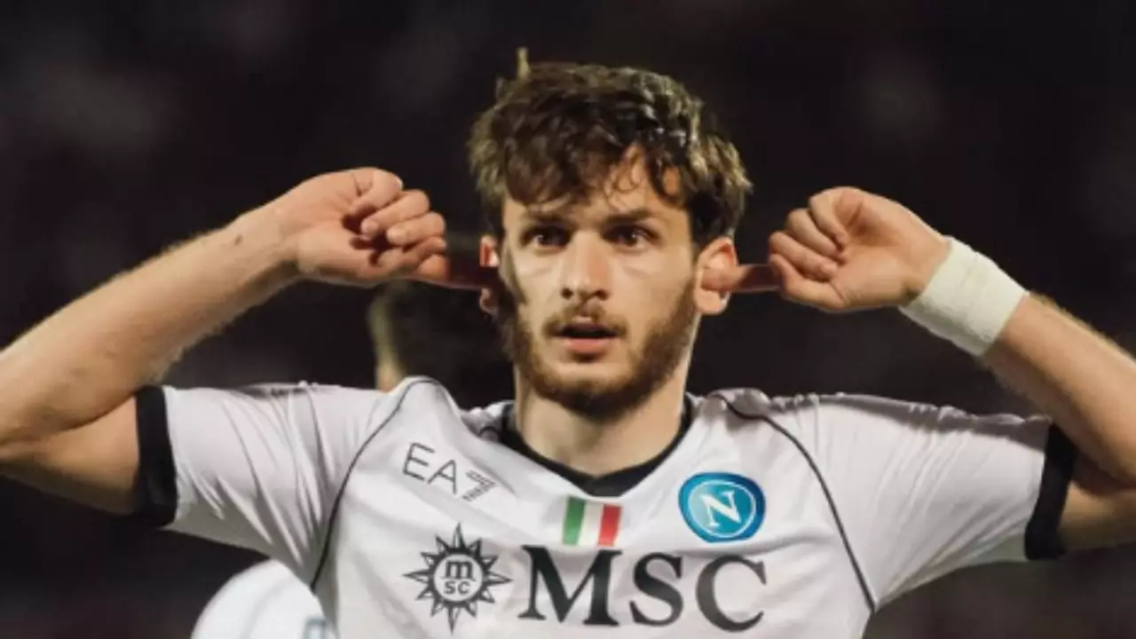 Liverpool entra na disputa por Khvicha Kvaratskhelia. Entenda!