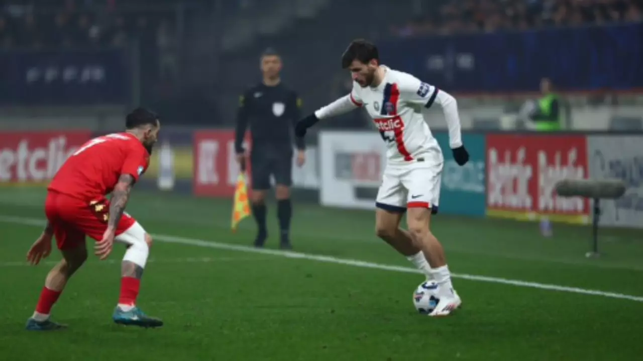 Napoli compara saída de Kvaratskhelia ao PSG a tentativa de chantagem. Entenda!