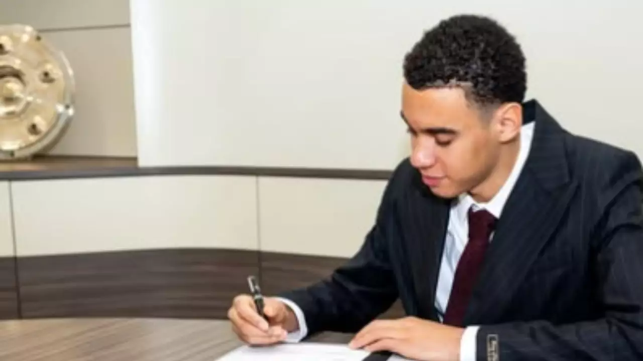 Musiala estende contrato com Bayern de Munique até 2030. Entenda!