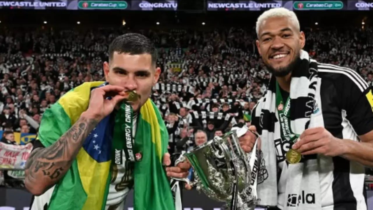 Bruno Guimarães lidera Newcastle em título histórico na Copa da Liga. Entenda!