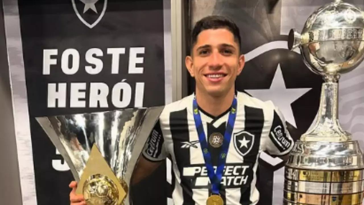 Botafogo e Savarino negociam extensão de contrato até 2028. Entenda!