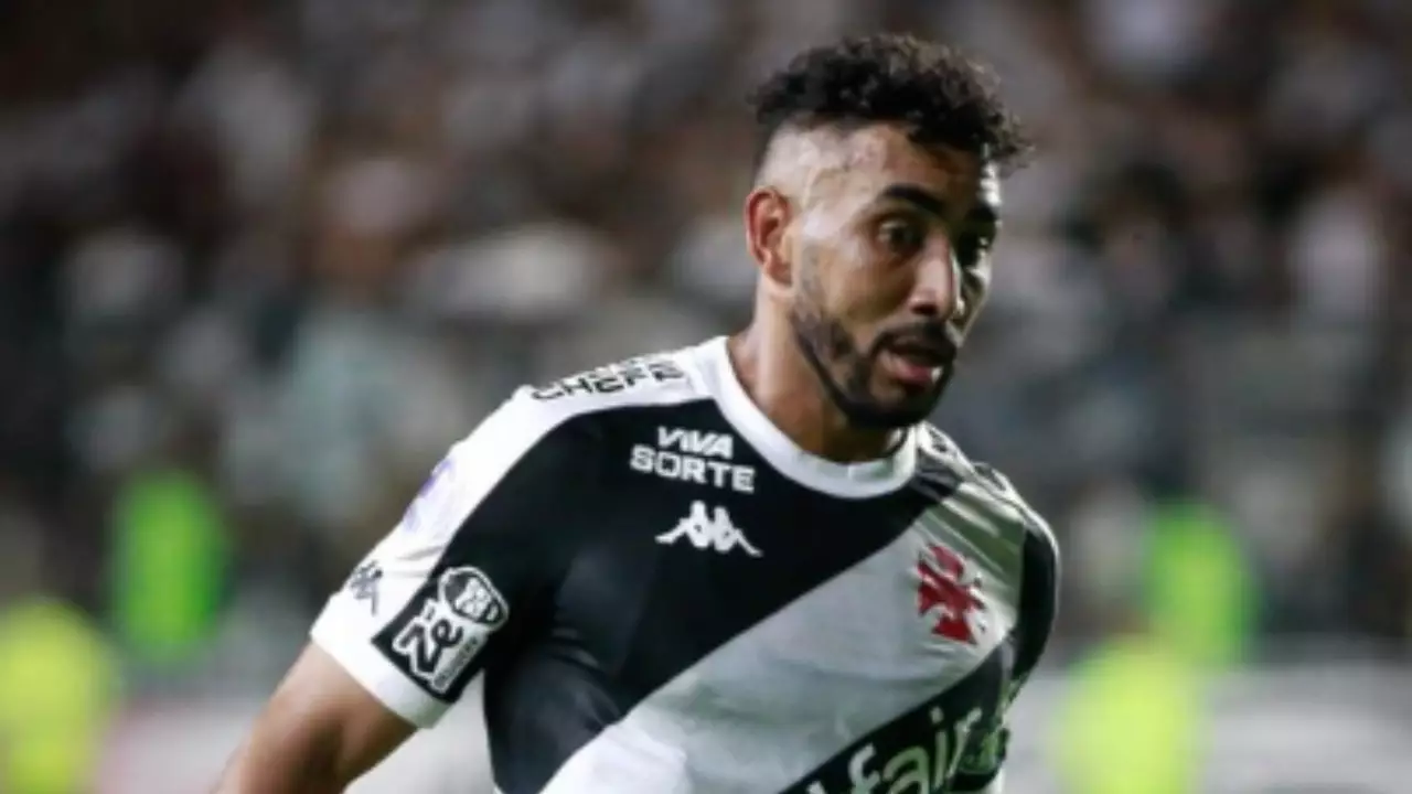 Com dores no joelho, Payet desfalca o Vasco no clássico contra o Flamengo. Entenda!