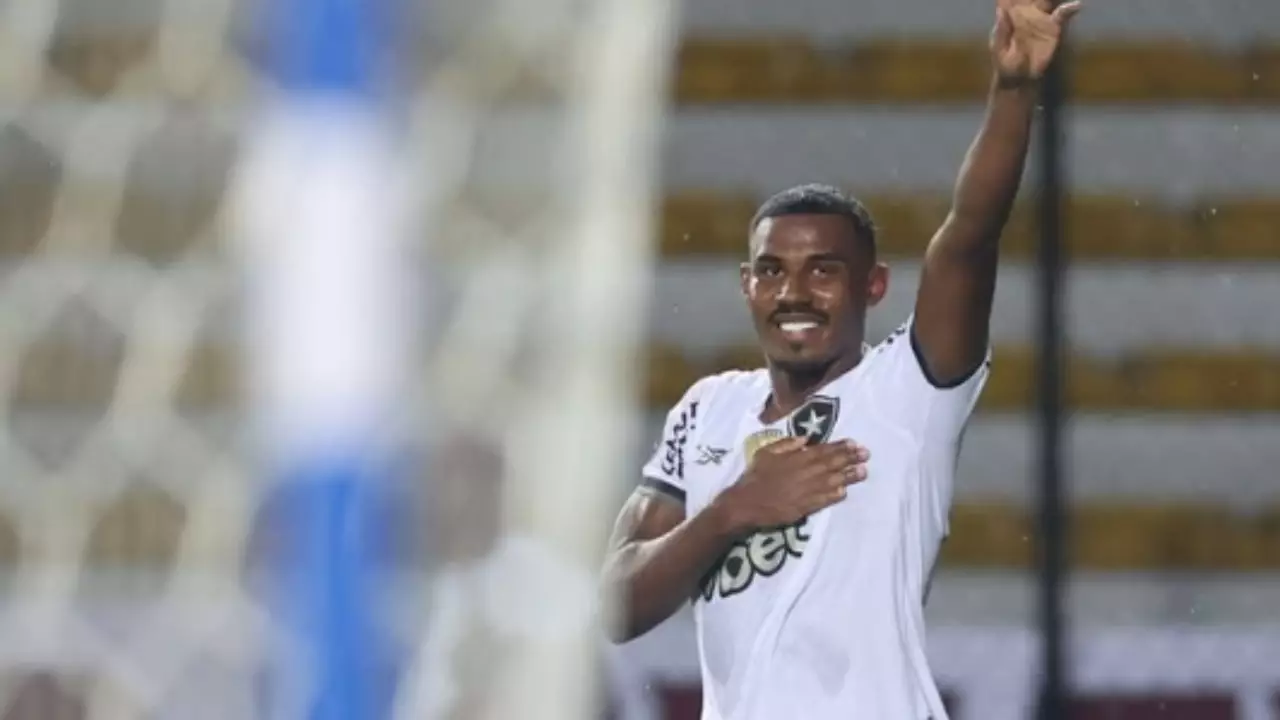 Cuiabano decide nos acréscimos e mantém o Botafogo vivo na Libertadores. Entenda!