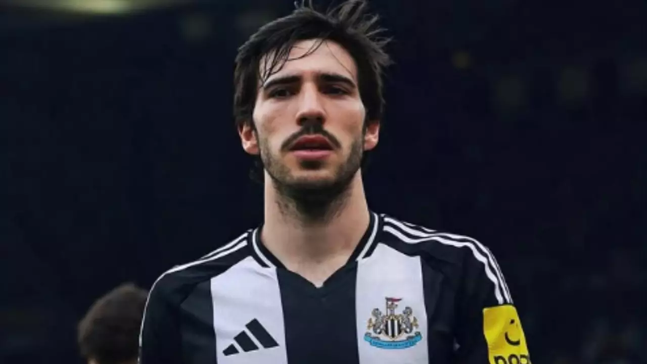 Juventus planeja troca envolvendo Douglas Luiz por Tonali. Entenda!