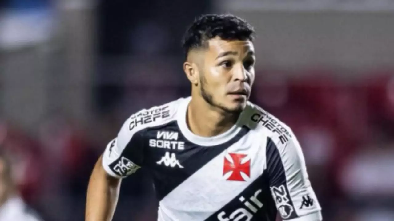 Adson sofre nova fratura e desfalca o Vasco mais uma vez. Entenda!