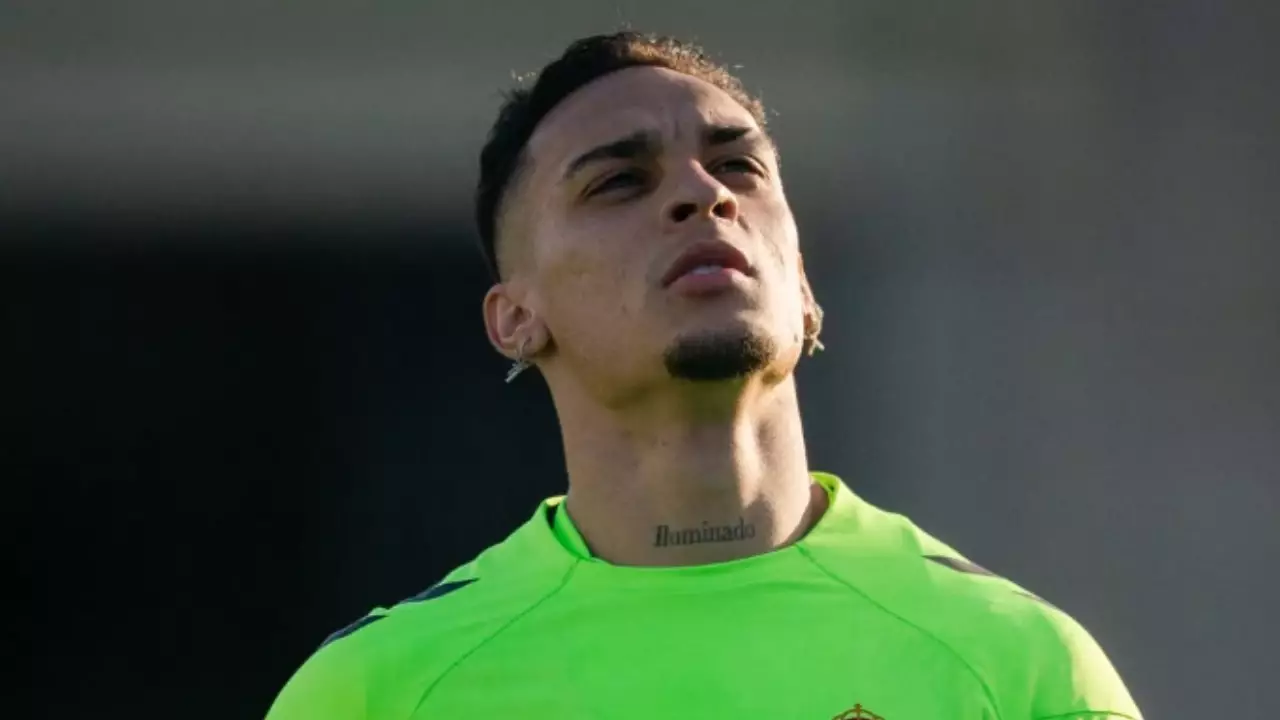 Benfica tenta empréstimo de Antony, mas United quer venda. Entenda!