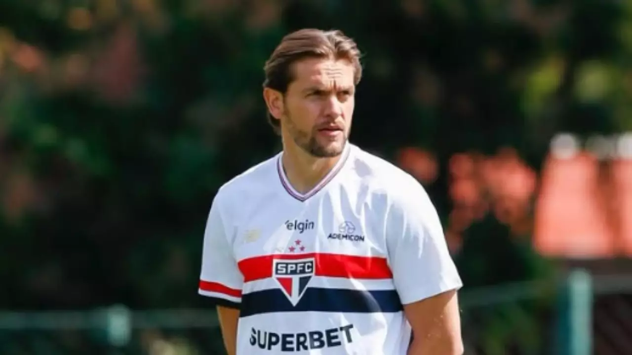 Rafael Toloi retorna ao São Paulo após década na Europa. Entenda!