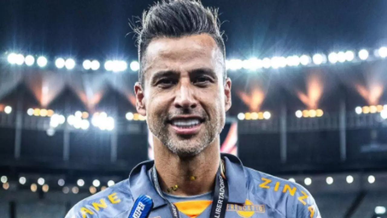 Fábio iguala recorde histórico de jogos no futebol mundial. Entenda!