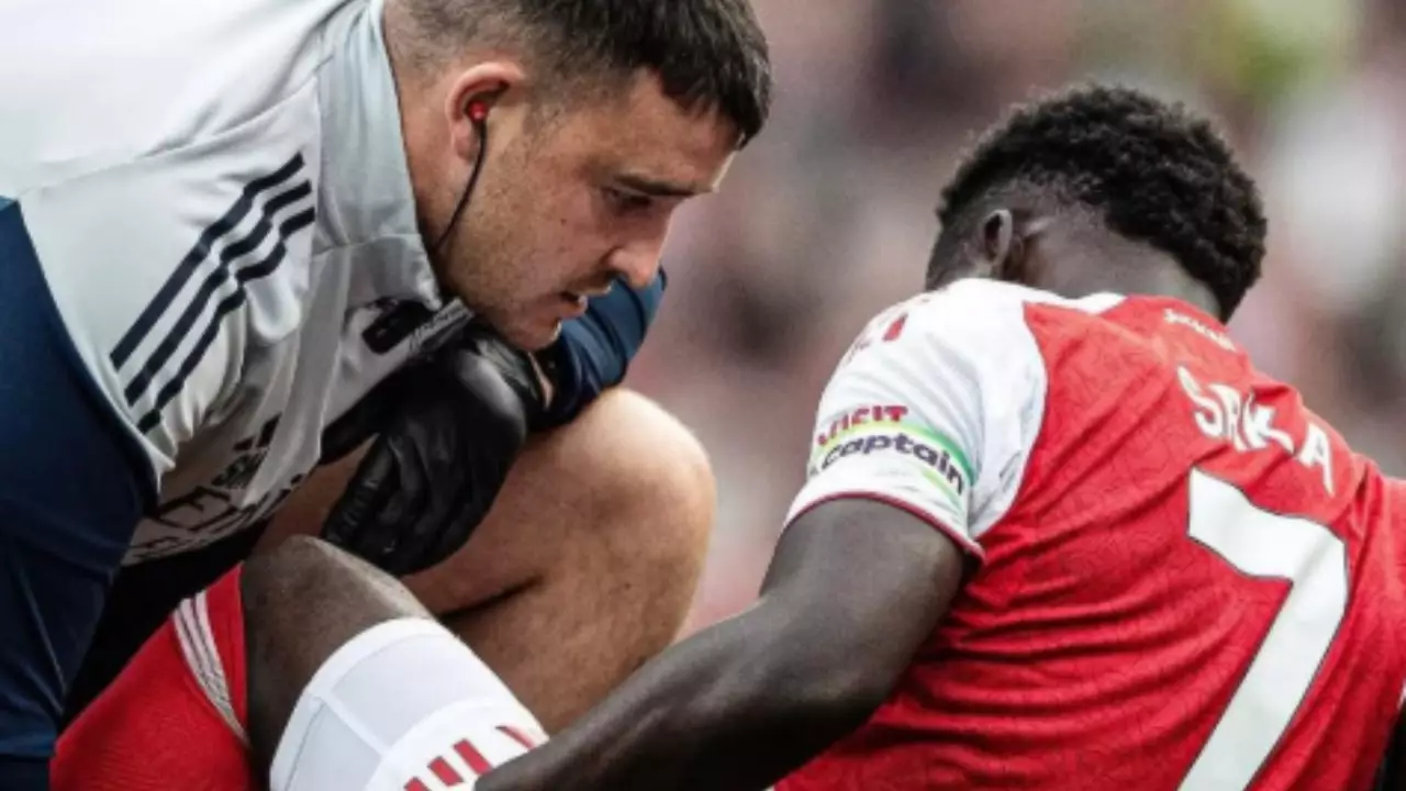Arsenal perde Saka por lesão. Entenda!