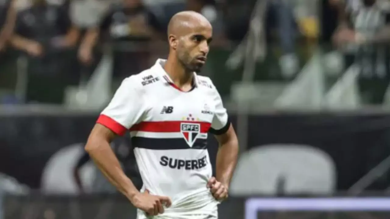 Lucas Moura passará por artroscopia e pode voltar contra a LDU. Entenda!