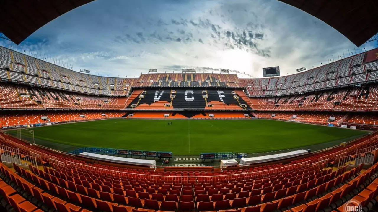 Valencia x Real Oviedo adiado por fortes chuvas. Entenda!