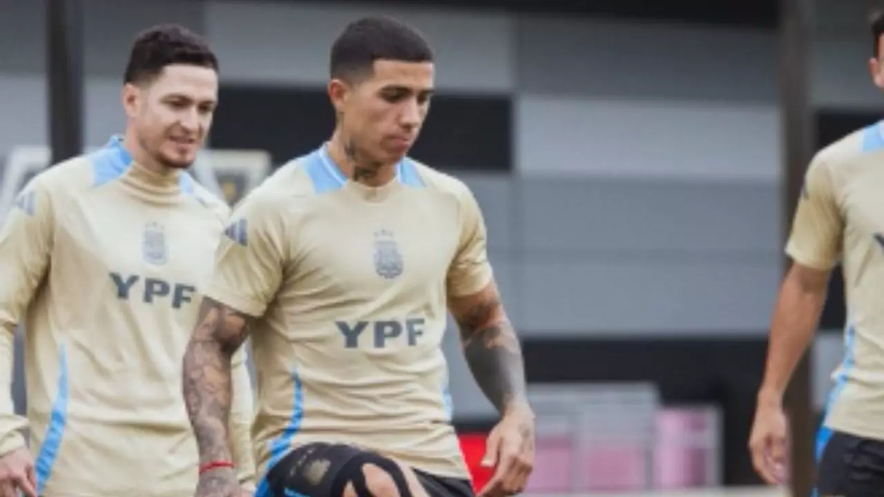 Enzo Fernández é cortado da seleção argentina por inflamação no joelho. Entenda!
