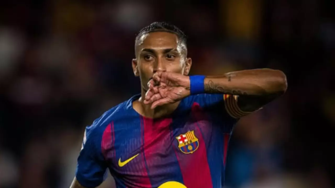 Raphinha deve desfalcar o Barcelona no clássico contra o Real Madrid. Entenda!