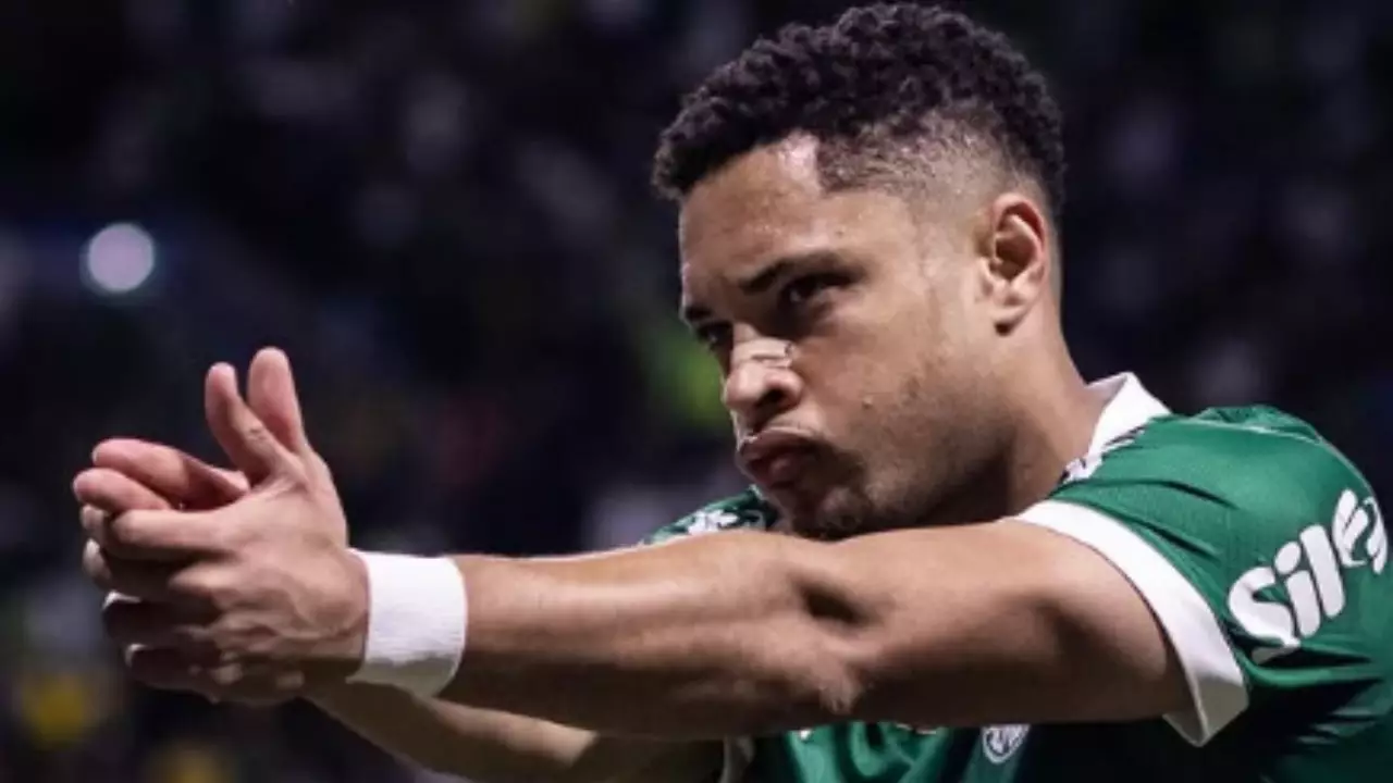 Vitor Roque será julgado no STJD em 17 de novembro por postagem de cunho homofóbico. Entenda!