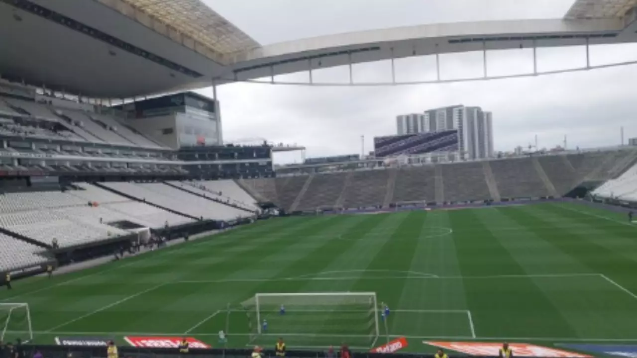 Corinthians tenta acordo bilionário com a Caixa para quitar dívida da Neo Química Arena. Entenda!