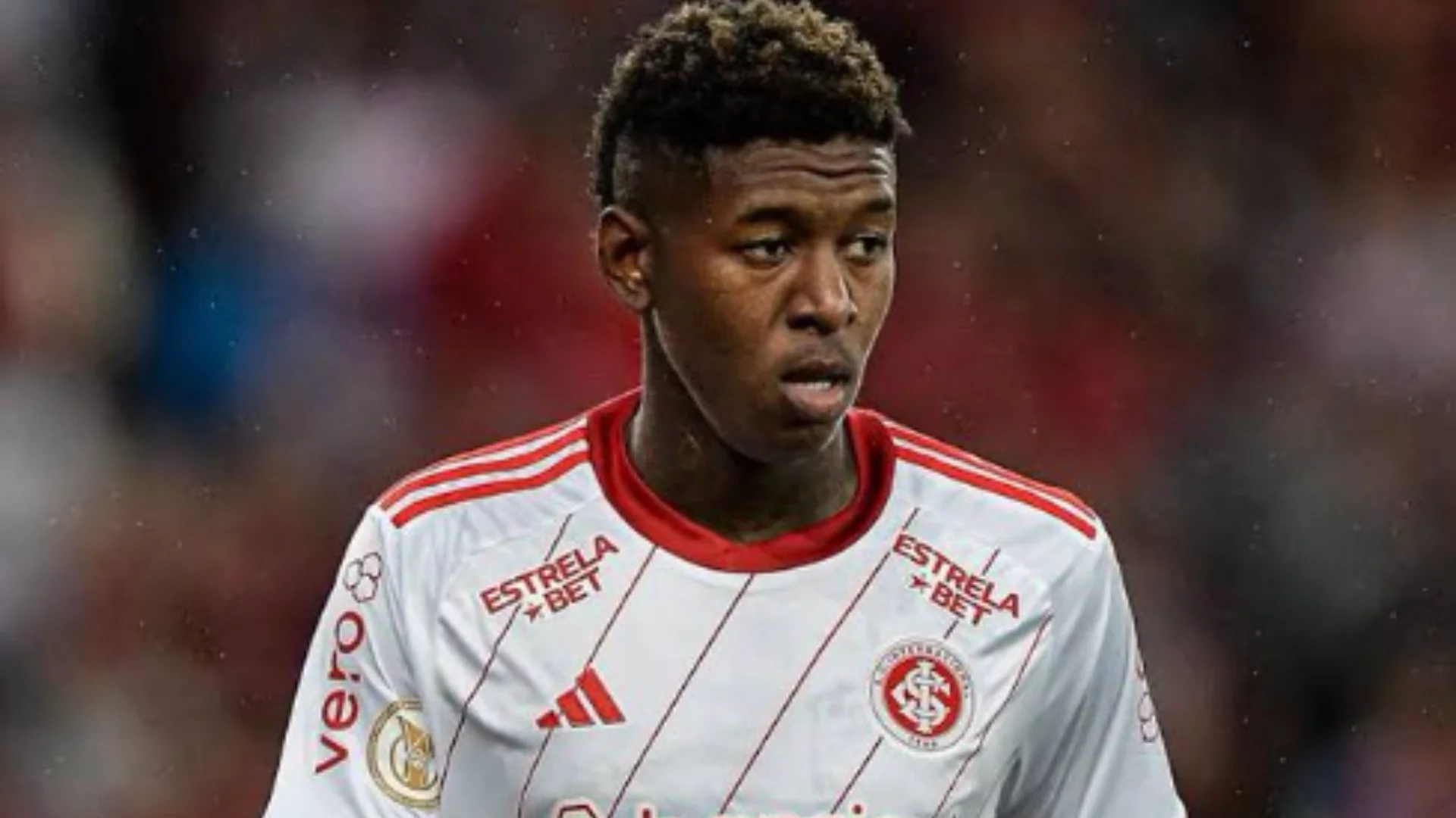 Flamengo e Benfica travam disputa por Vitão, destaque do Internacional. Entenda!