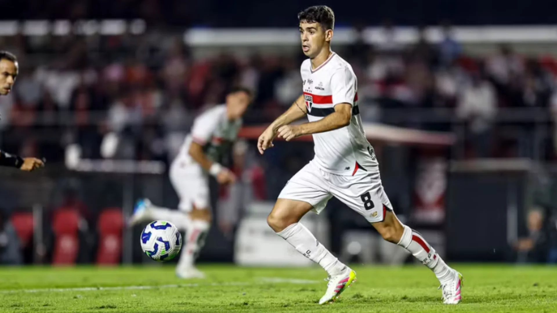 Oscar decide encerrar carreira e negocia rescisão com o São Paulo. Entenda!