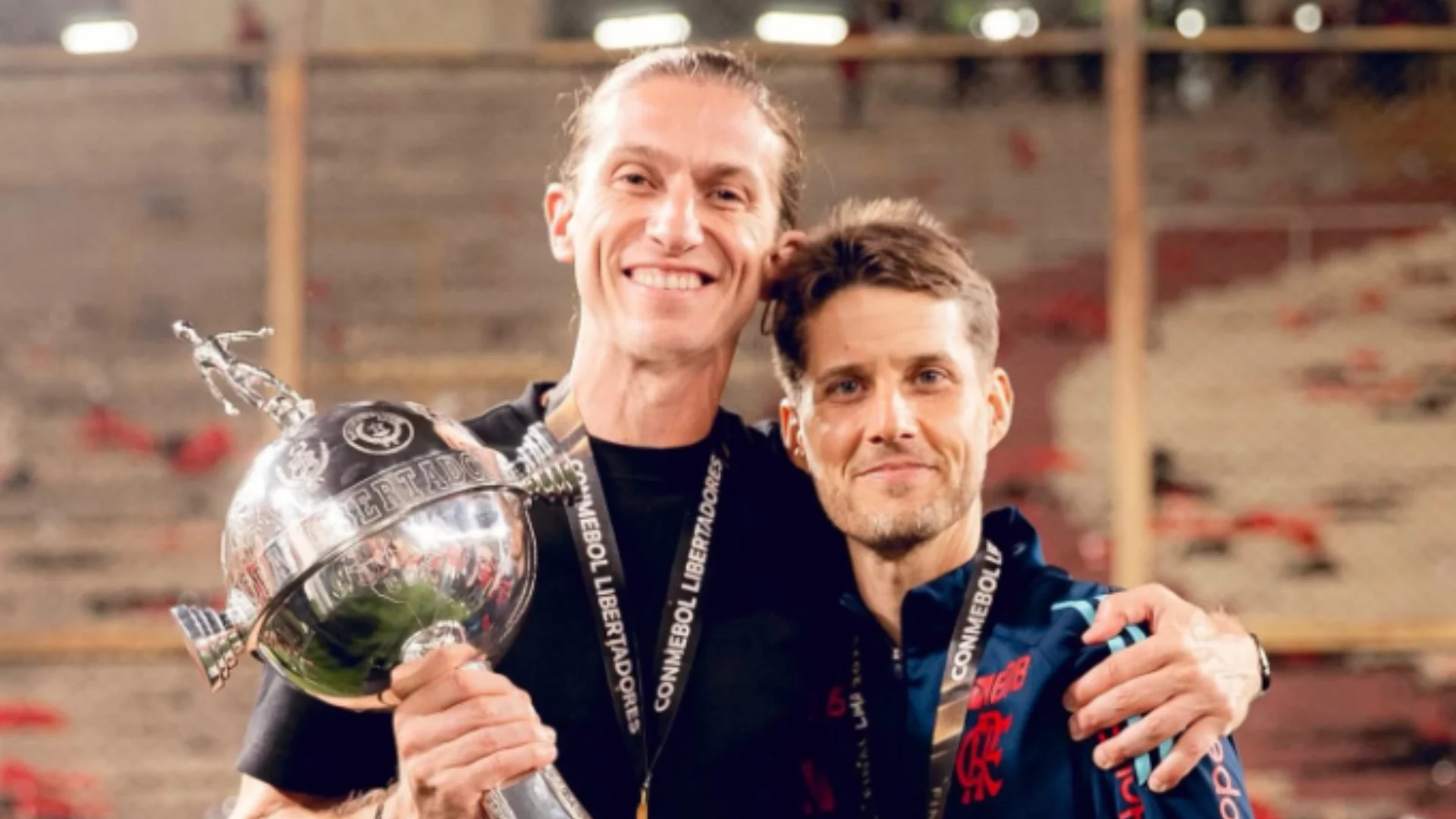 Flamengo renova com Filipe Luís até 2027 após longa negociação. Entenda!