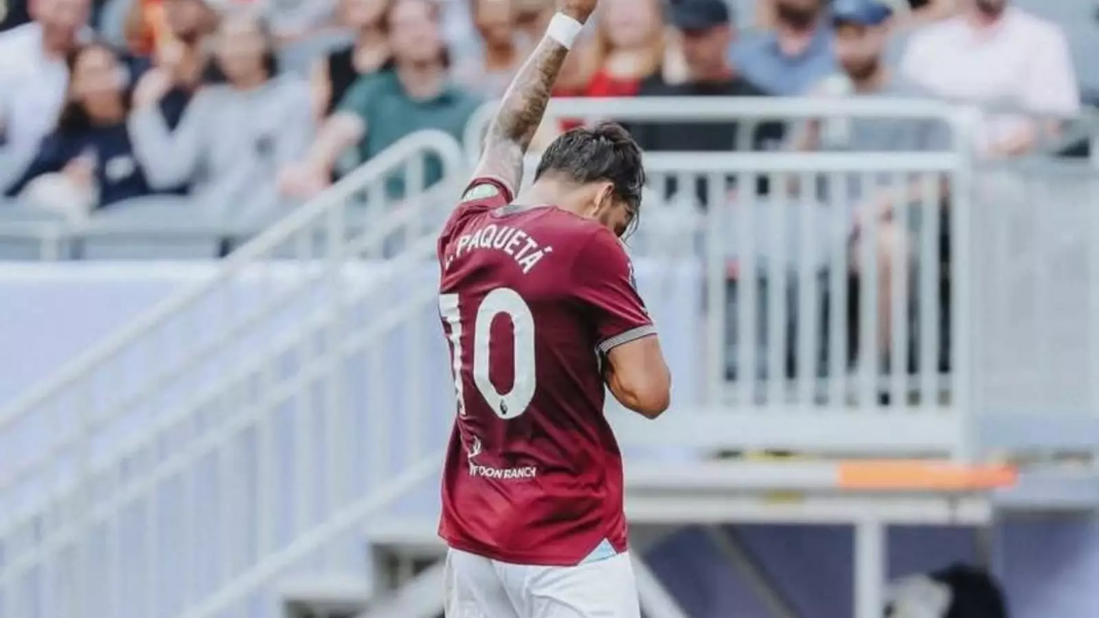 West Ham enfrenta o United sem Paquetá, suspenso após expulsão. Entenda!