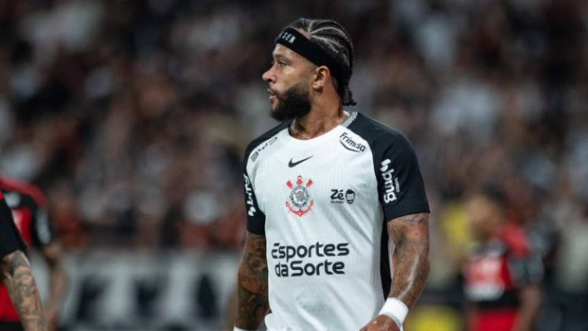 Depay em dúvida na Holanda por lesão. Entenda!