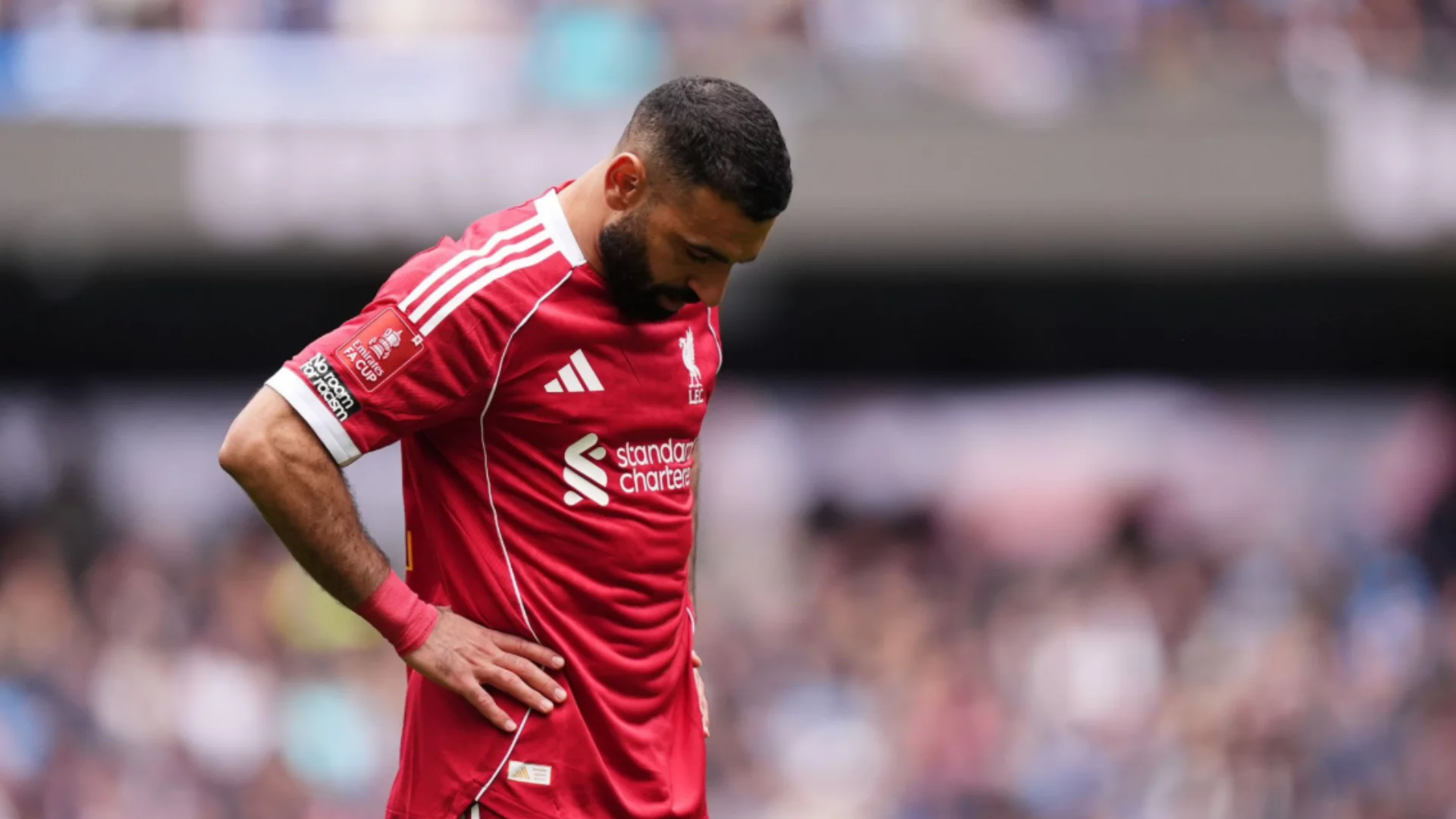 Van Dijk garante tributo a Salah apesar de lesão na despedida. Entenda!