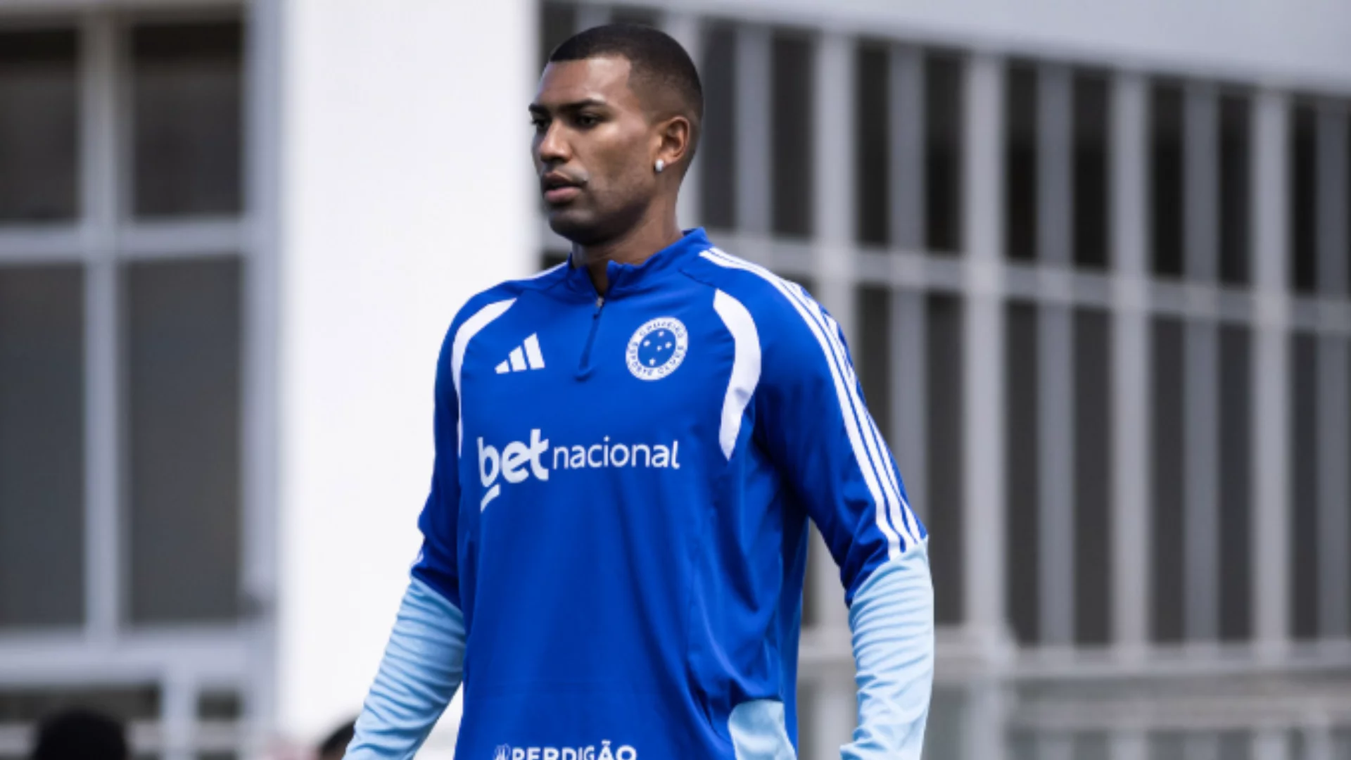 Cruzeiro decide afastar Walace após mensagem de indisciplina no grupo da delegação. Entenda!