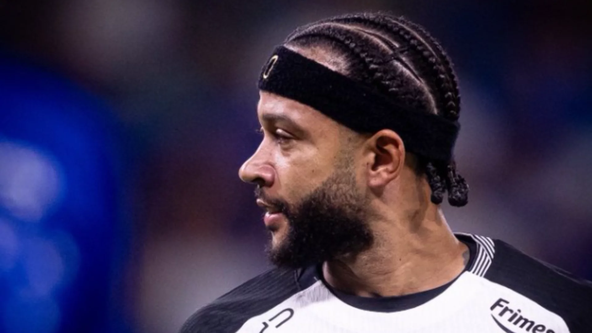 Memphis Depay quer ficar no Corinthians e pressiona por renovação. Entenda!